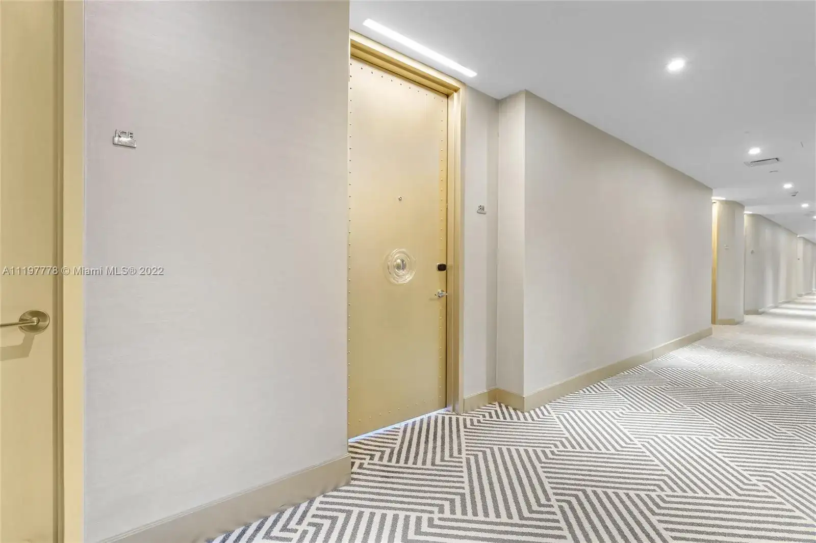 2201 Collins Ave # 811, Miami Beach FL 33139 photo 5