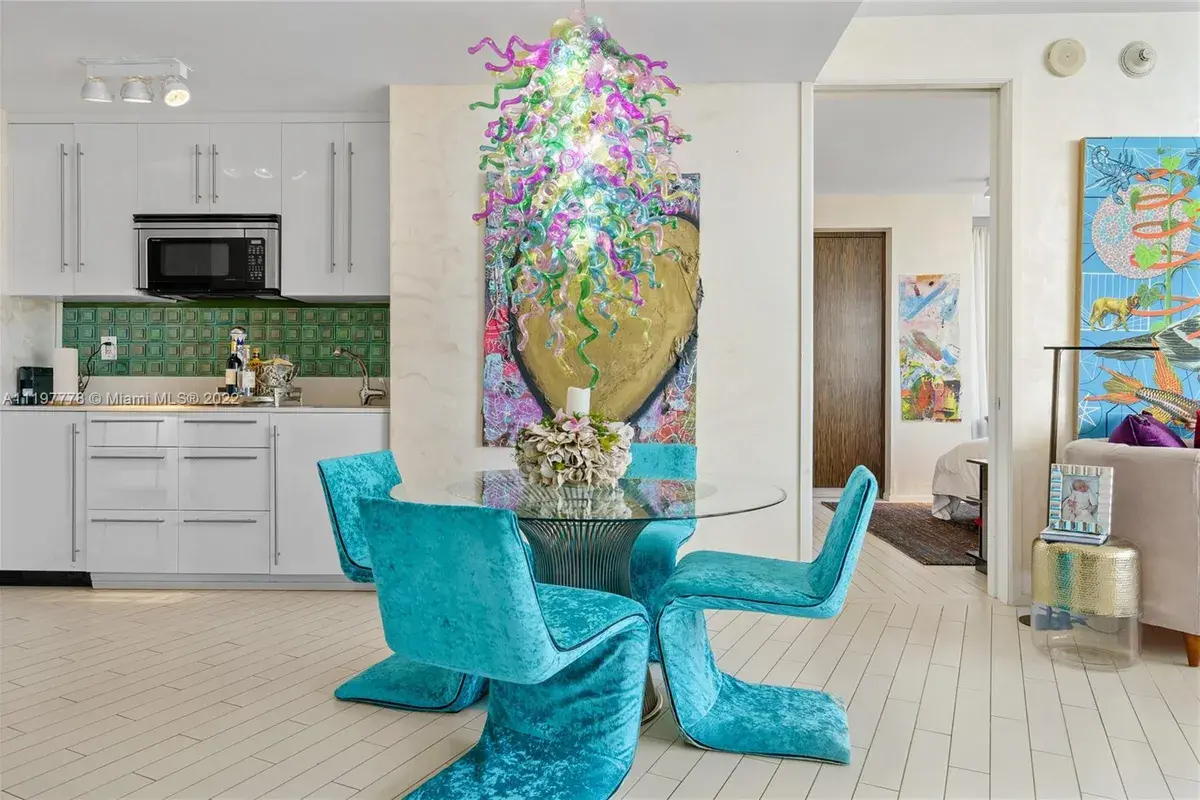 2201 Collins Ave # 811, Miami Beach FL 33139