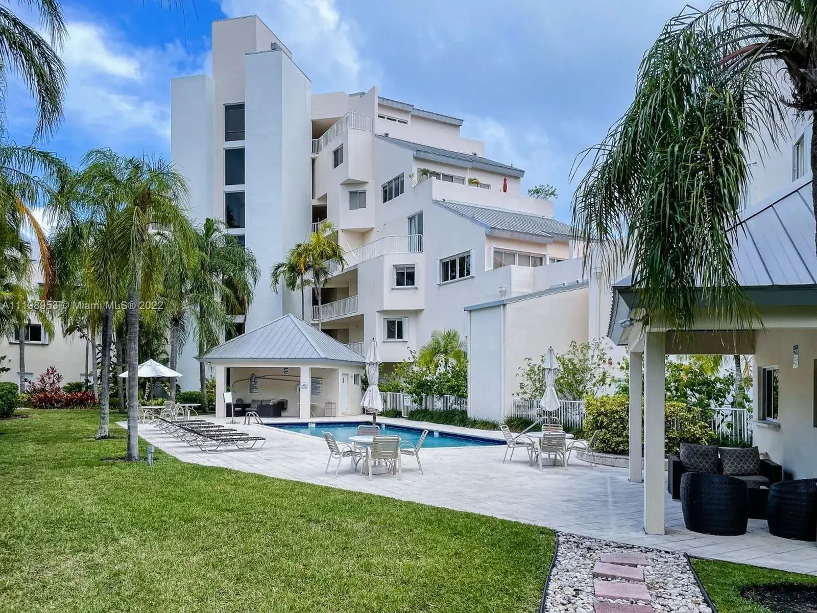 50 Ocean Lane Dr # 101, Key Biscayne FL 33149