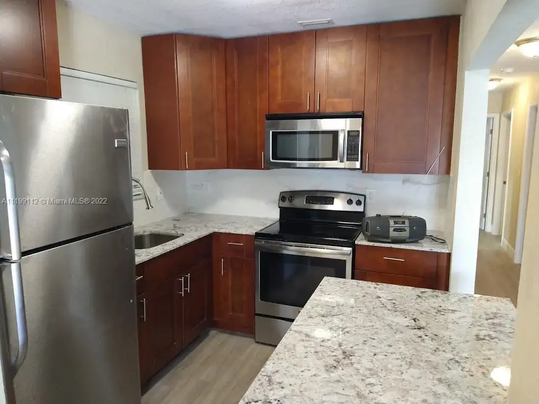 5441 SW 18th St, West Park FL 33023 photo 2