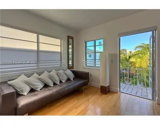 2 bedroom 2 bath Residential for sale at 930 10th St # 8, Miami Beach FL 33139