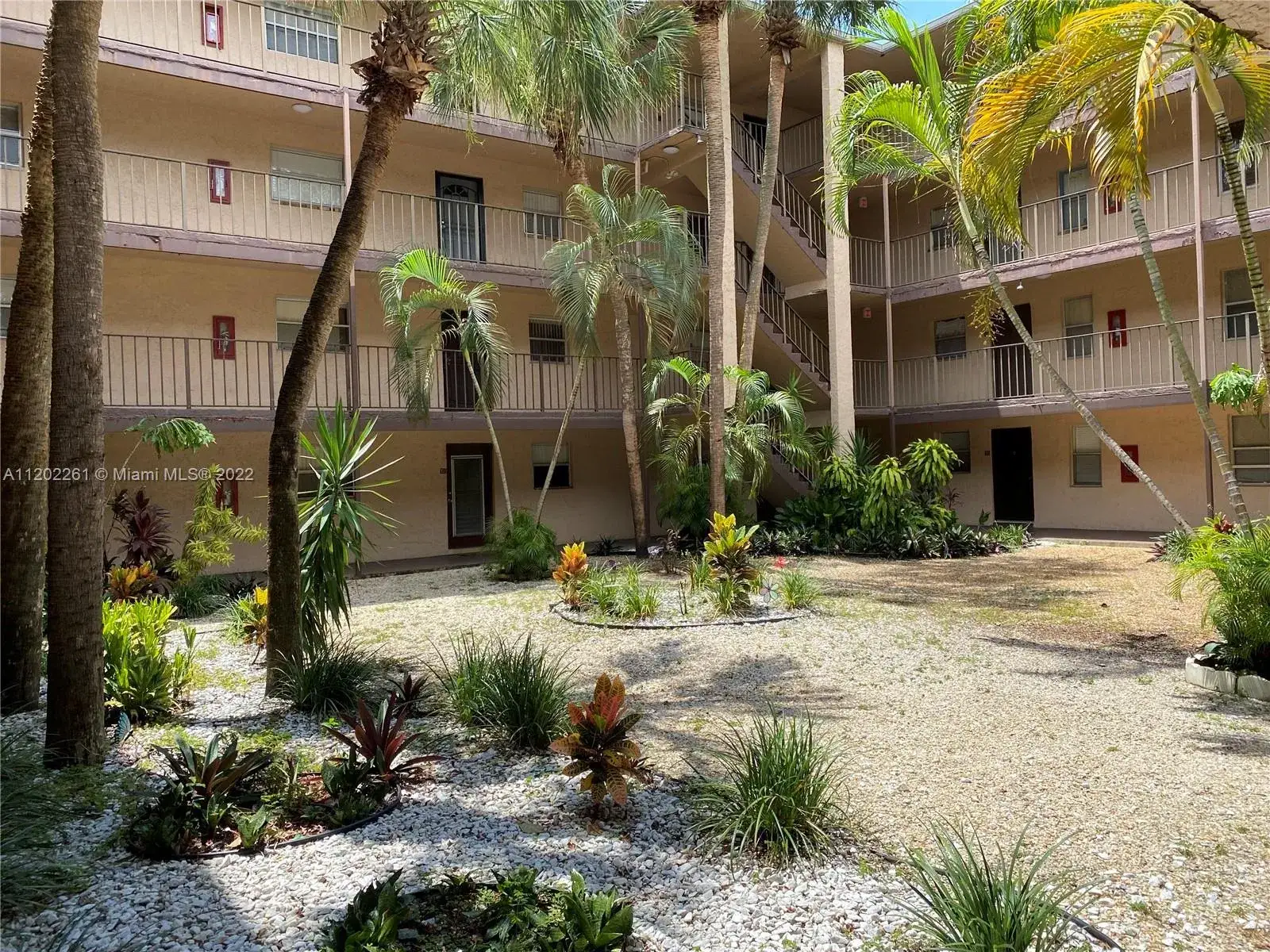 2840 Somerset Dr # 410M, Lauderdale Lakes FL 33311