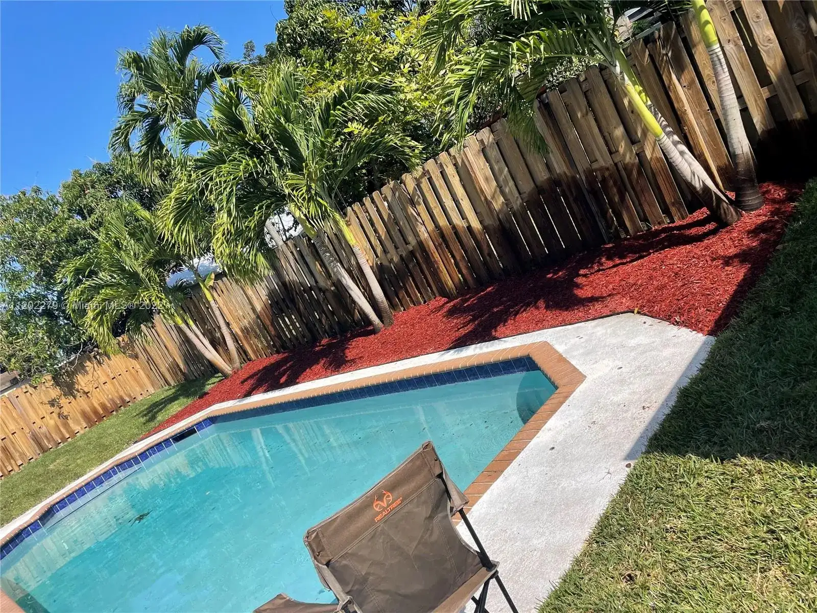 8421 NW 8th St, Pembroke Pines FL 33024 photo 2