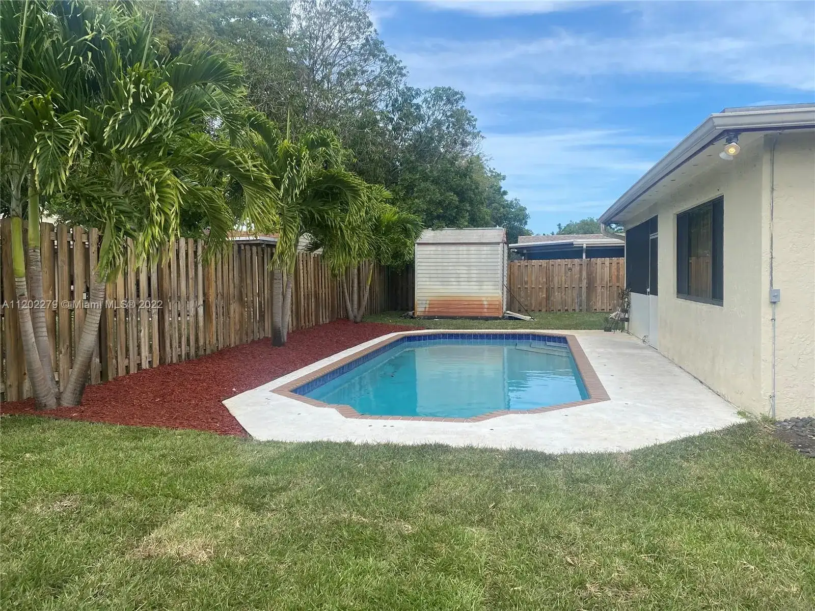 8421 NW 8th St, Pembroke Pines FL 33024 photo 3