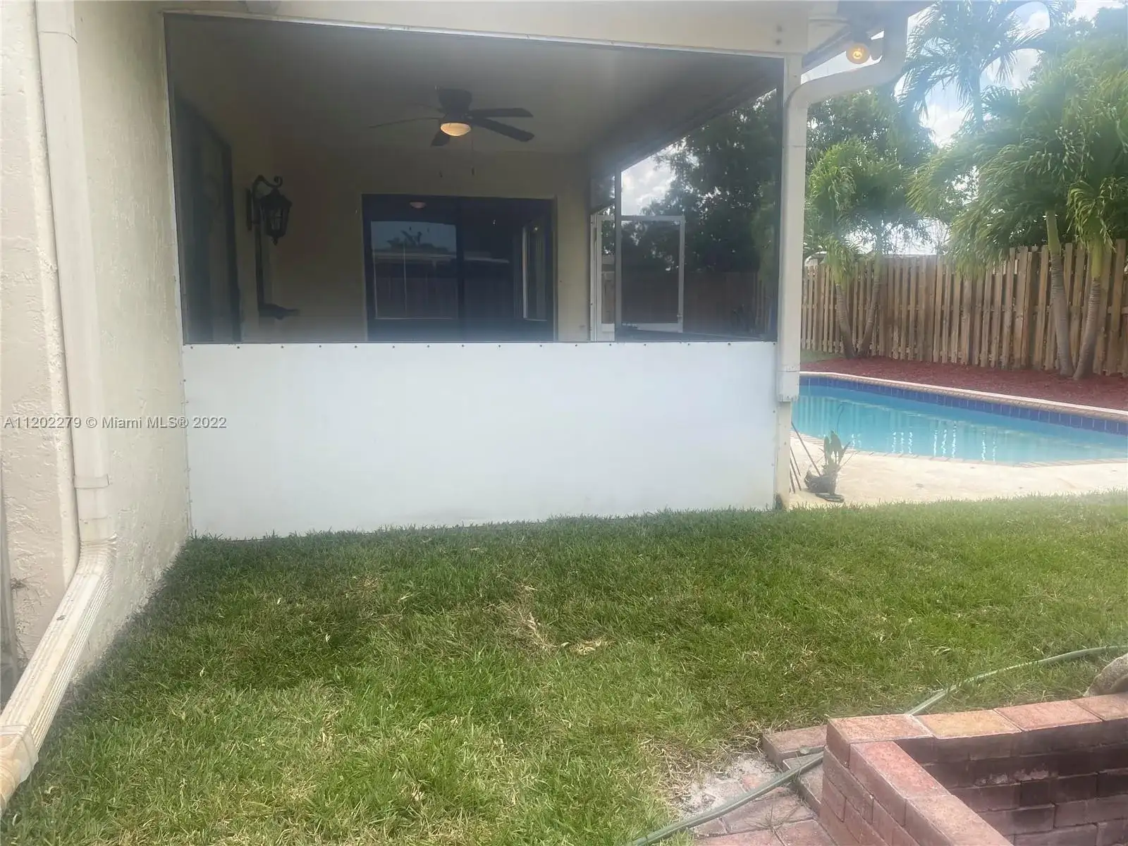 8421 NW 8th St, Pembroke Pines FL 33024 photo 4