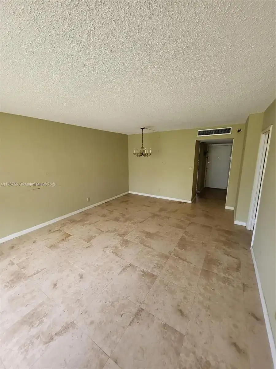 20500 W Country Club Dr # 117, Aventura FL 33180 photo 4