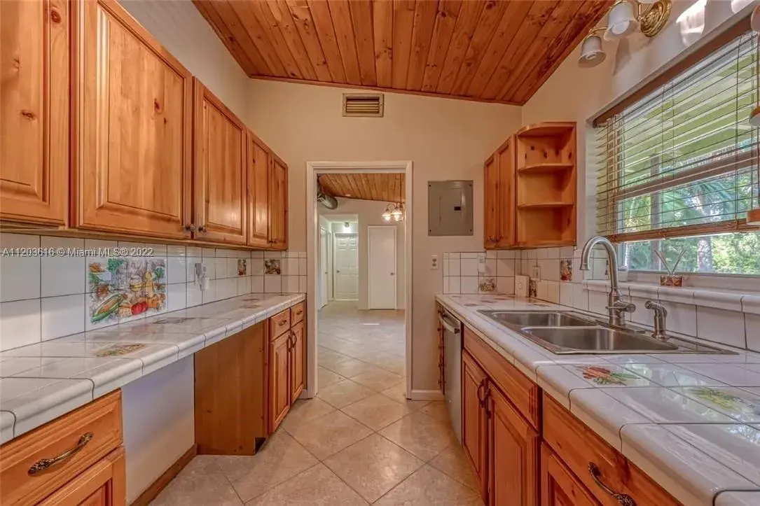 2380 SW 34th Way, Fort Lauderdale FL 33312