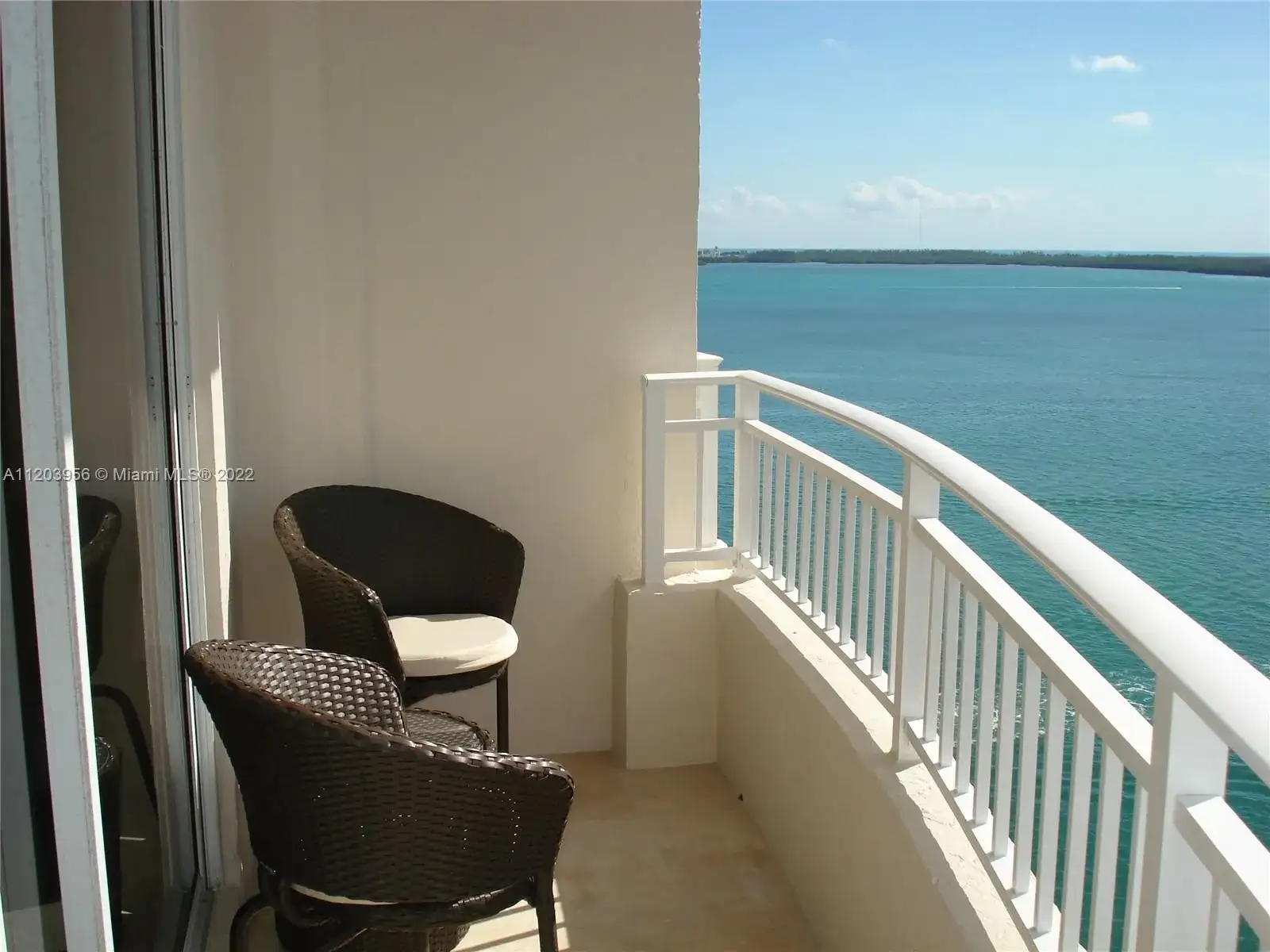 770 Claughton Island Dr # 2010, Miami FL 33131 photo 2