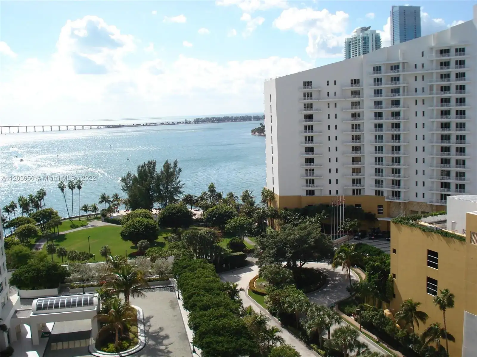 770 Claughton Island Dr # 2010, Miami FL 33131 photo 3