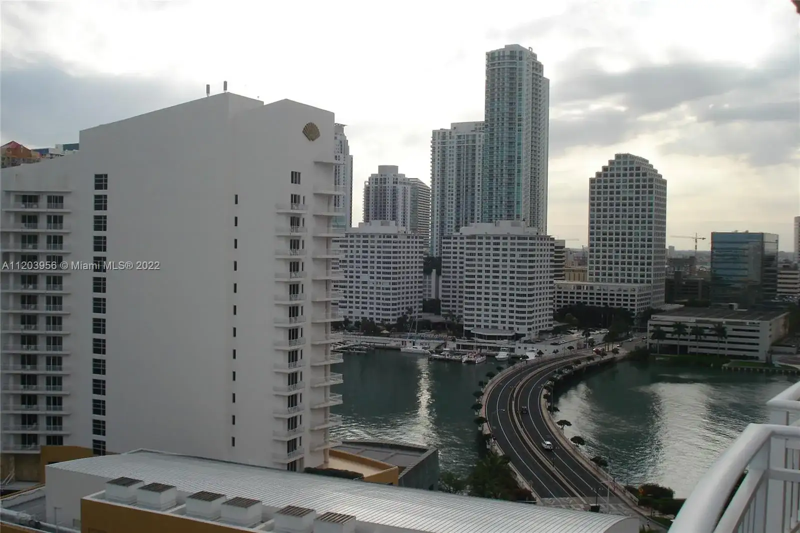 770 Claughton Island Dr # 2010, Miami FL 33131 photo 4