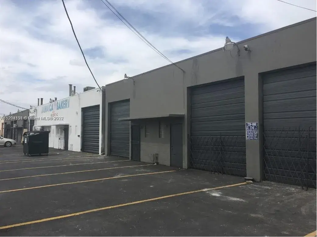 573 W 27th St, Hialeah FL 33010