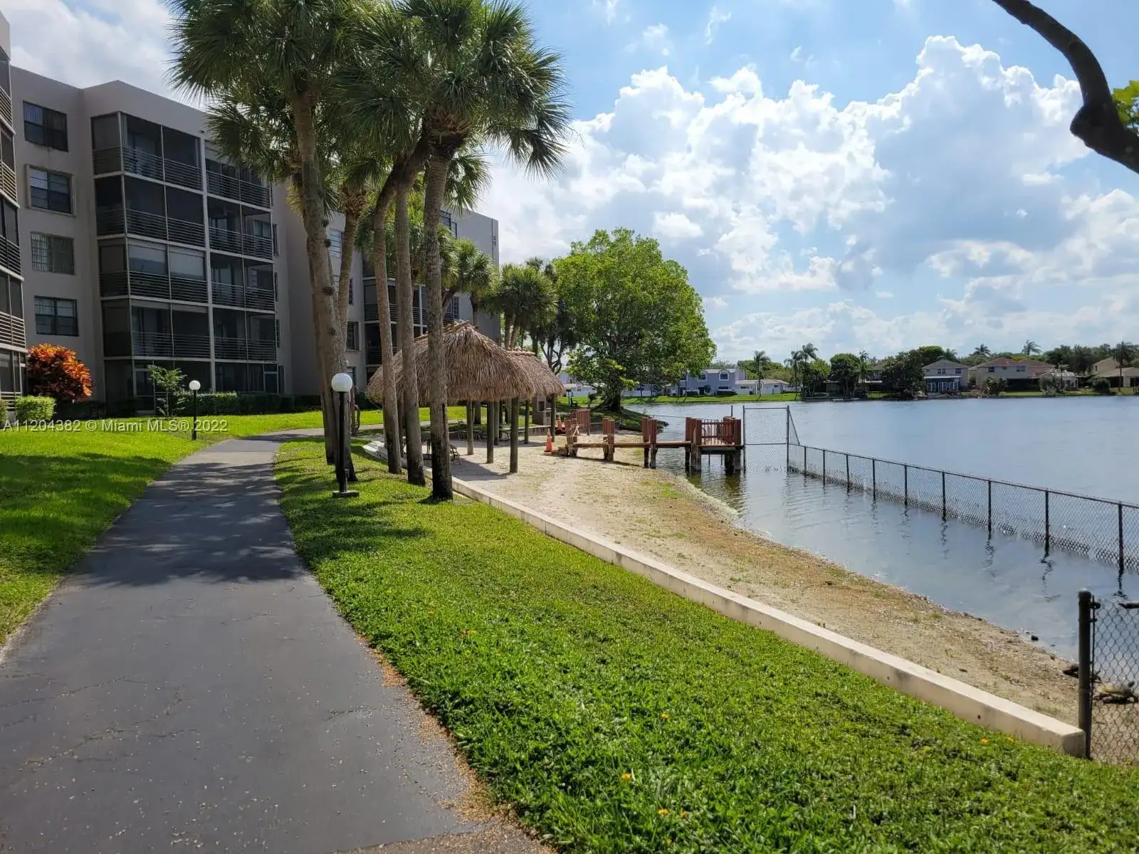 1000 Colony Point Cir # 519, Pembroke Pines FL 33026 photo 4