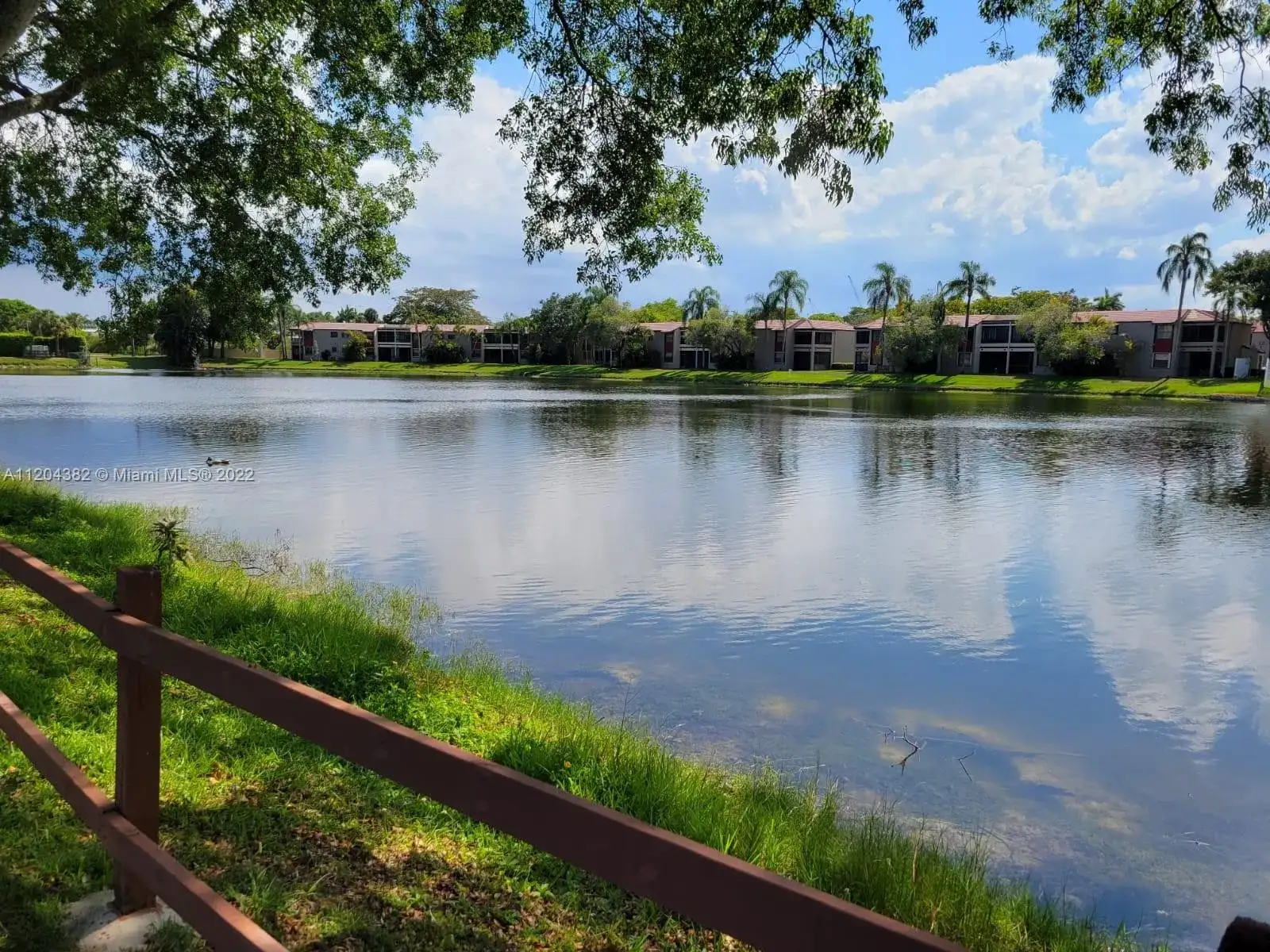 1000 Colony Point Cir # 519, Pembroke Pines FL 33026 photo 5