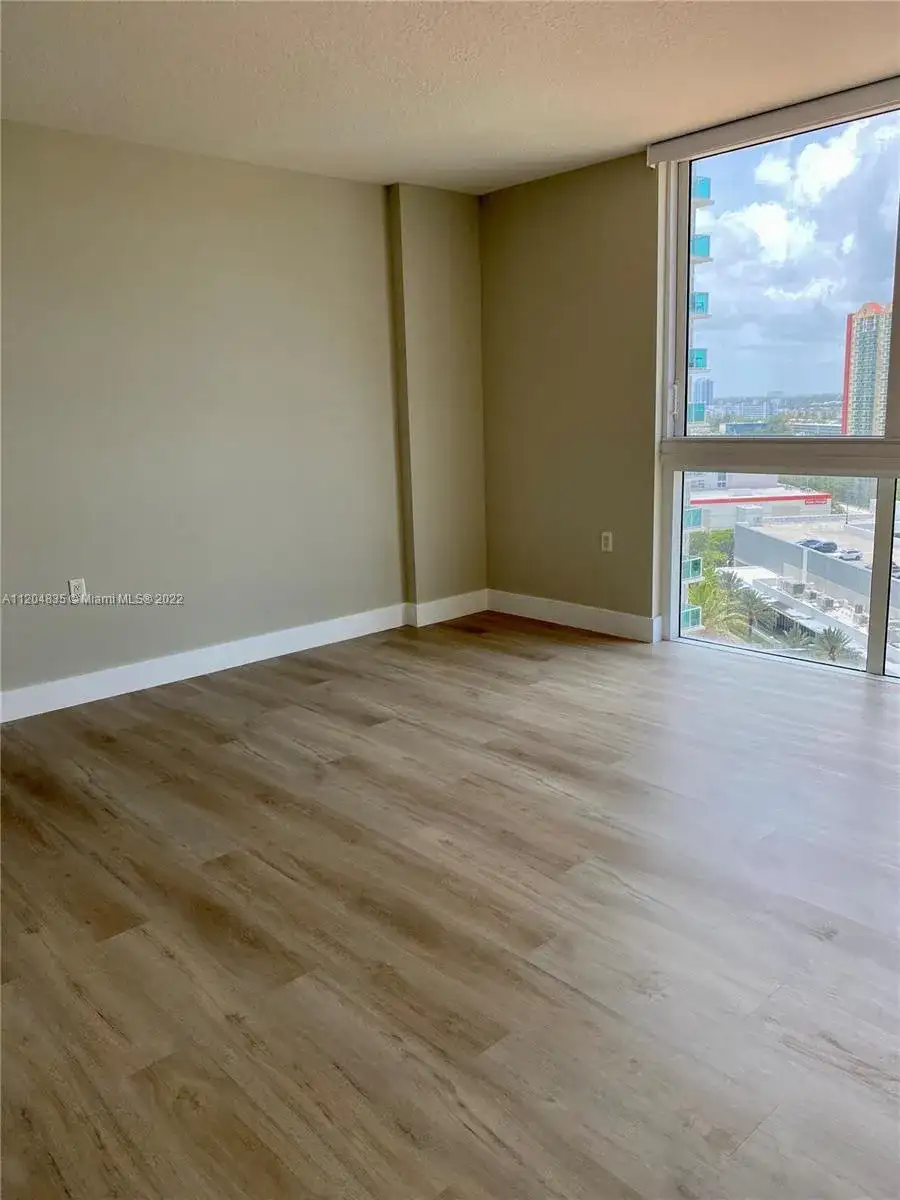 150 Sunny Isles Blvd # 1403, Sunny Isles Beach FL 33160 photo 4