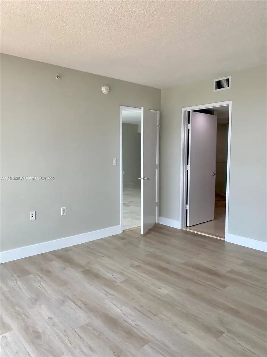 150 Sunny Isles Blvd # 1403, Sunny Isles Beach FL 33160 photo 5