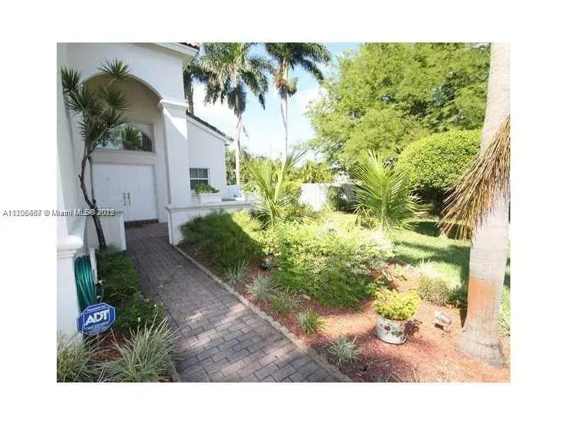 4821 SW 34th Ter, Hollywood FL 33312