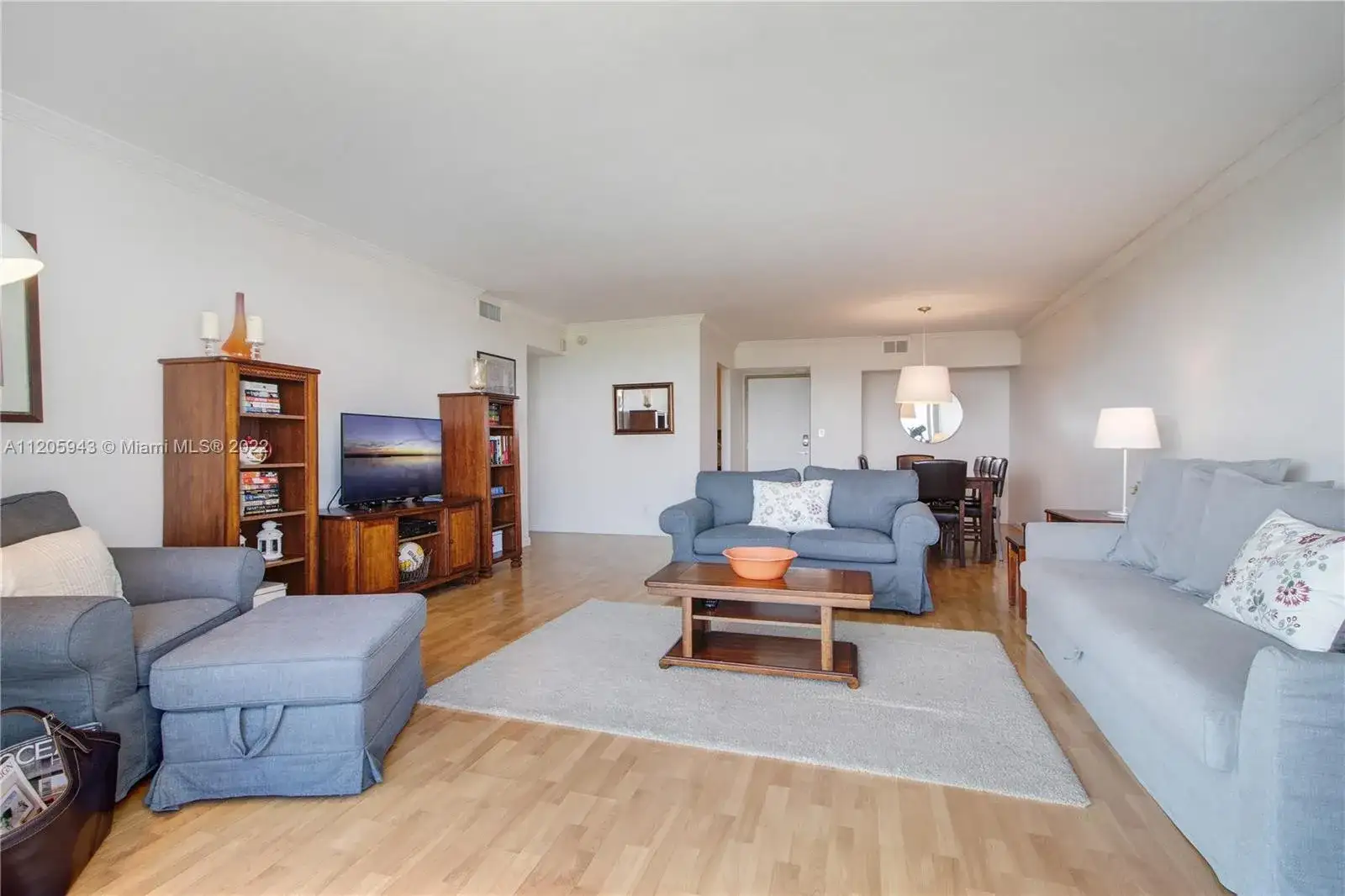 100 Bayview Dr # 726, Sunny Isles Beach FL 33160 photo 4