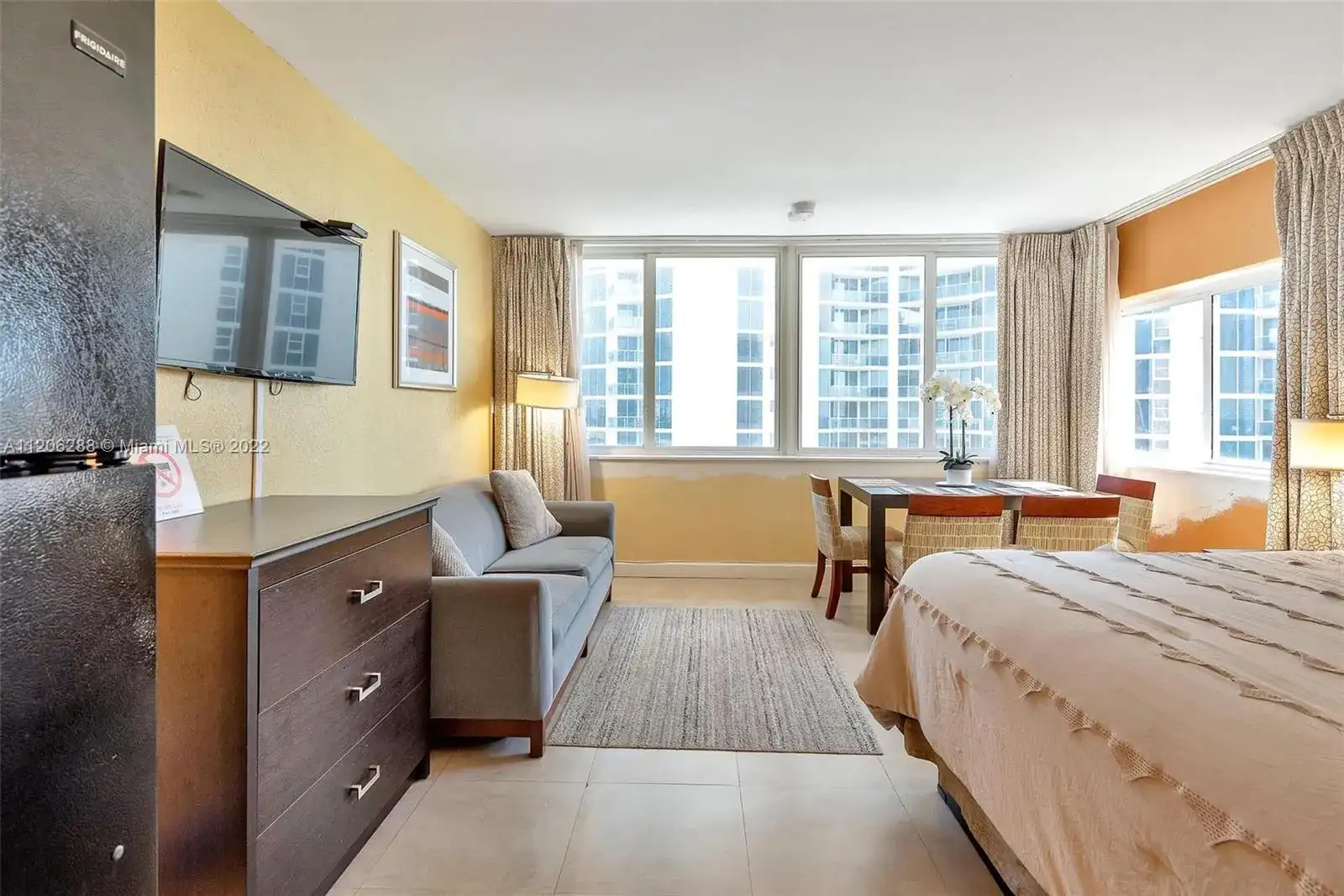 19201 Collins Ave # 726, Sunny Isles Beach FL 33160 photo 2