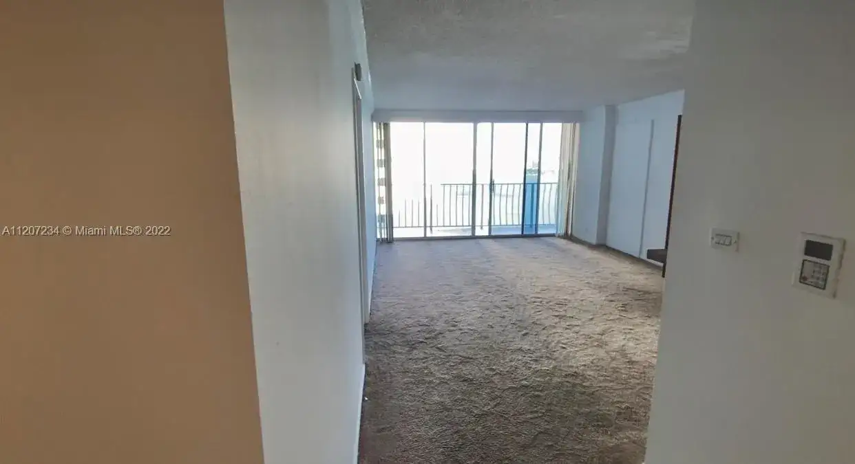 7601 E Treasure Dr # 1710, North Bay Village FL 33141 photo 2