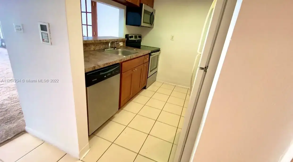 7601 E Treasure Dr # 1710, North Bay Village FL 33141 photo 3