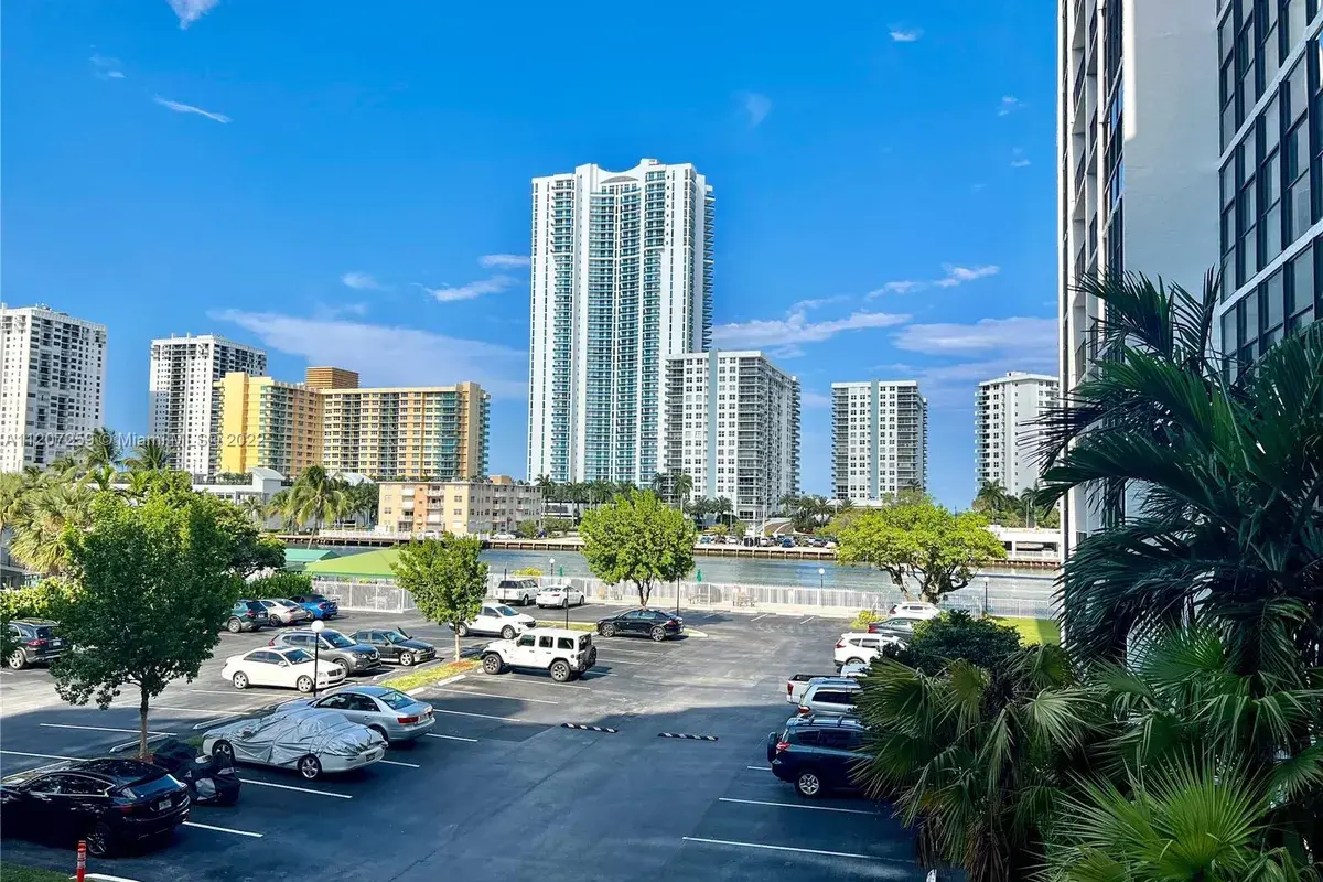 800 Parkview Dr # 302, Hallandale Beach FL 33009