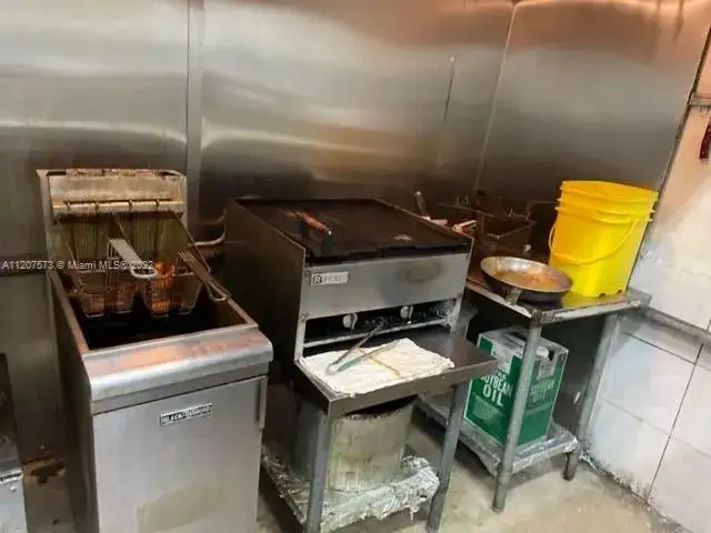 8726 NW 26th St, Doral FL 33172 photo 3