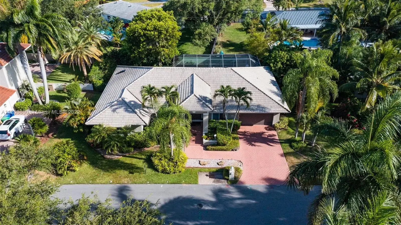 7400 SW 170th Ter, Palmetto Bay FL 33157 photo 2