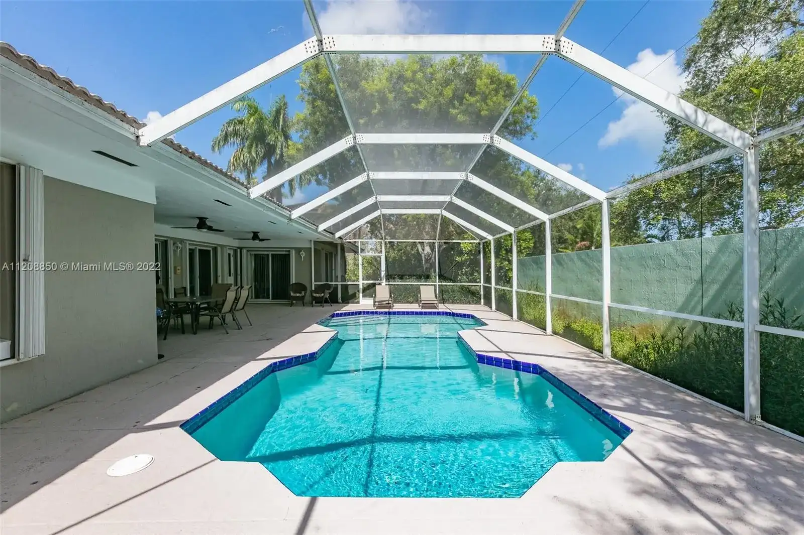 7400 SW 170th Ter, Palmetto Bay FL 33157 photo 4