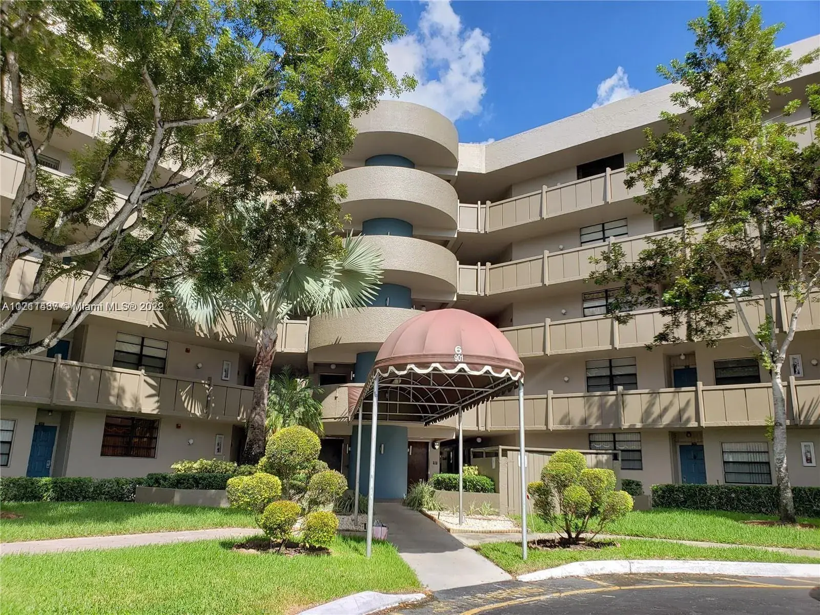 1001 Colony Point Cir # 306, Pembroke Pines FL 33026