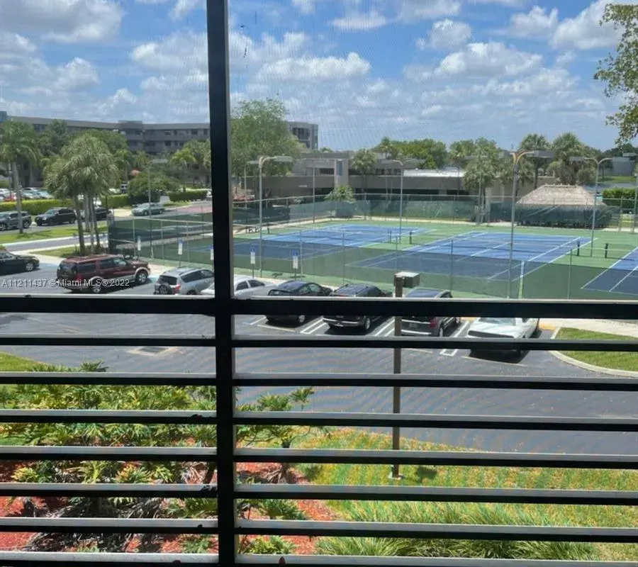 1001 Colony Point Cir # 306, Pembroke Pines FL 33026