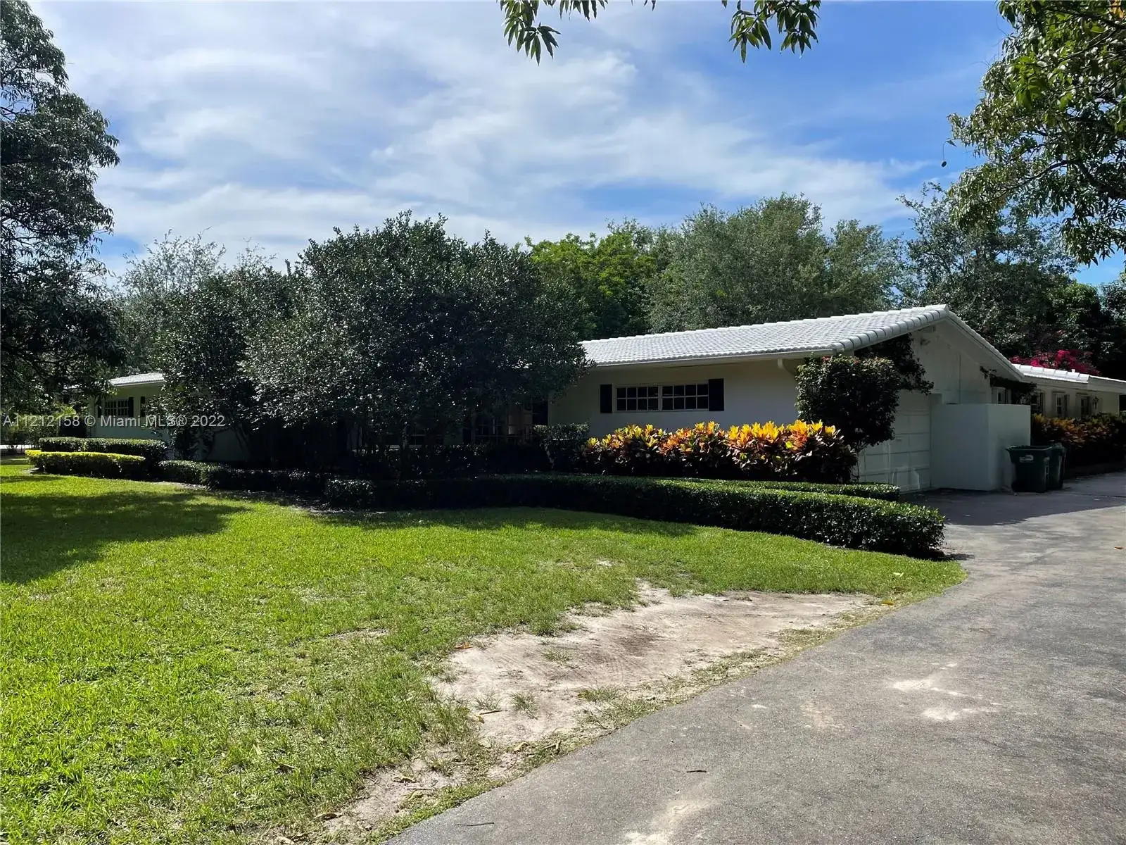 5898 SW 96th St, Pinecrest FL 33156 photo 2