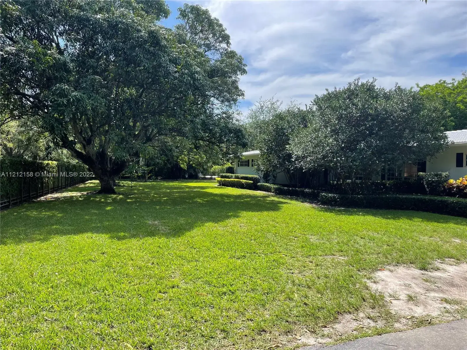 5898 SW 96th St, Pinecrest FL 33156 photo 3