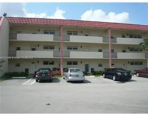 8940 S Hollybrook Blvd # 307, Pembroke Pines FL 33025 photo 2