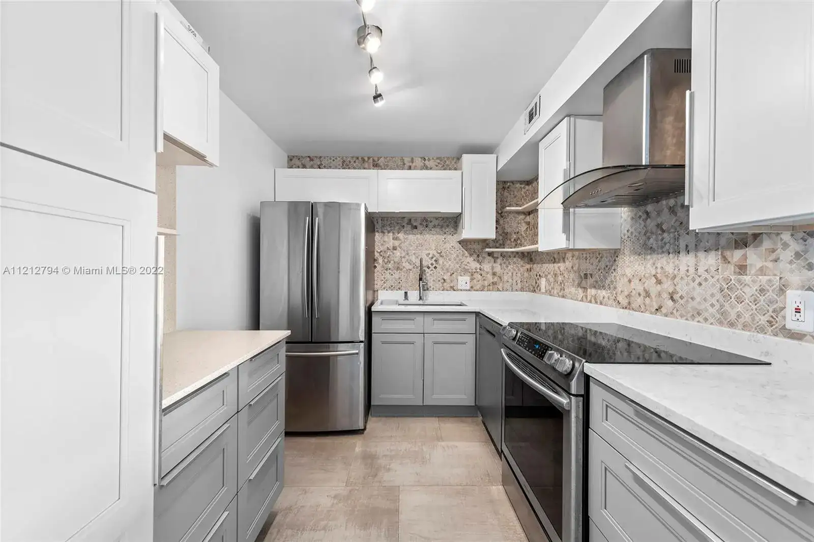 2841 NE 163rd St # 409, North Miami Beach FL 33160 photo 3