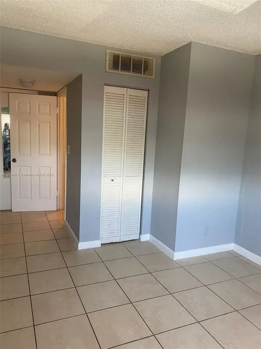 4045 NW 19th St # 4045, Lauderhill FL 33313