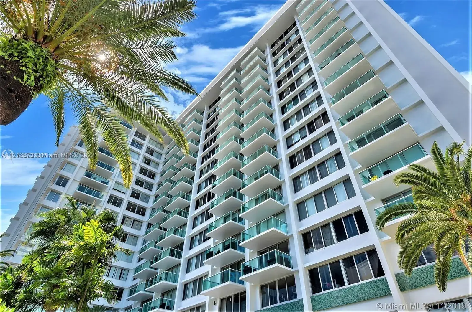1 bedroom 1 bath Residential for sale at 1000 West Ave # 910, Miami Beach FL 33139