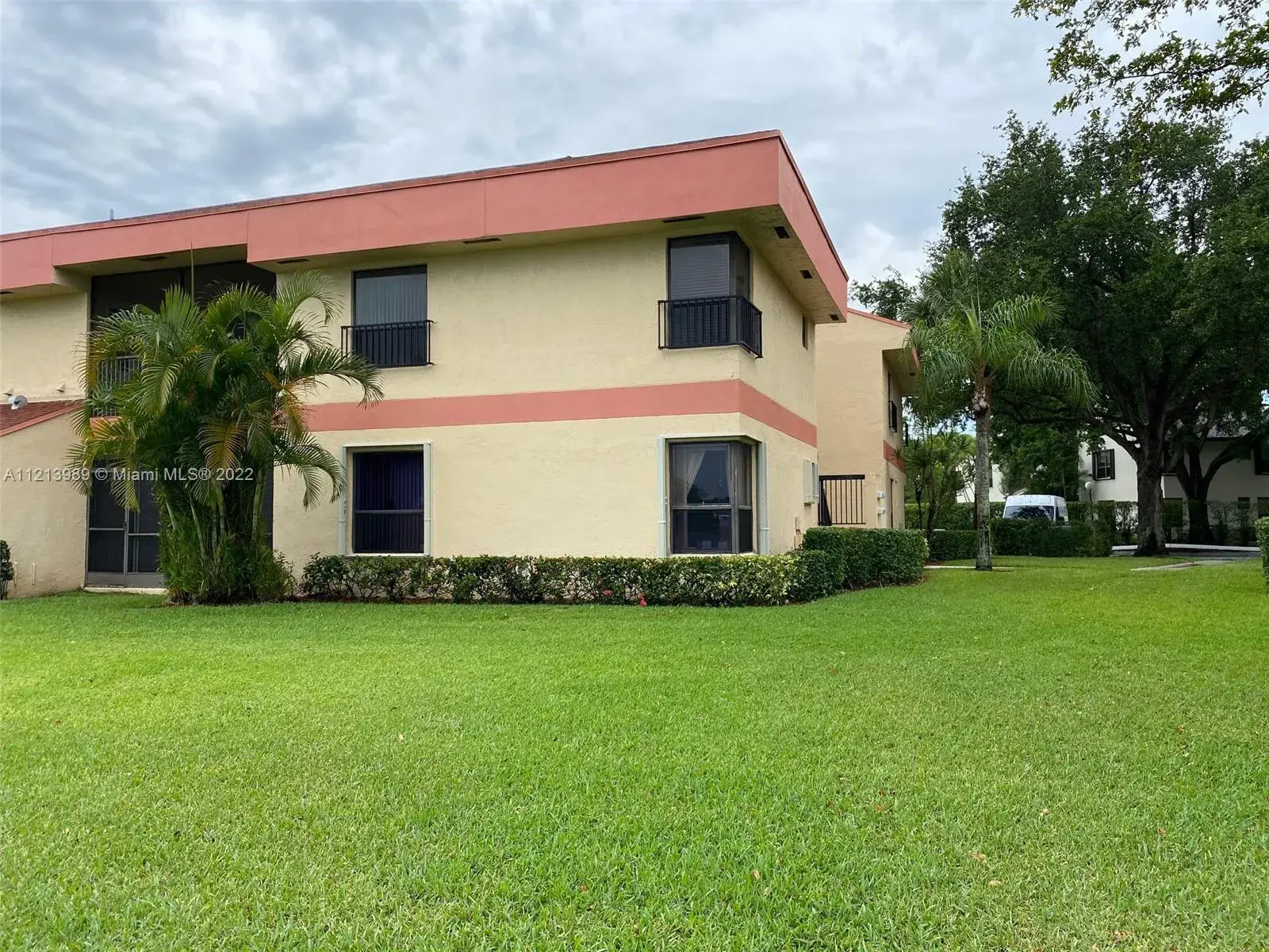 2828 S Carambola Cir S # 1999, Coconut Creek FL 33066