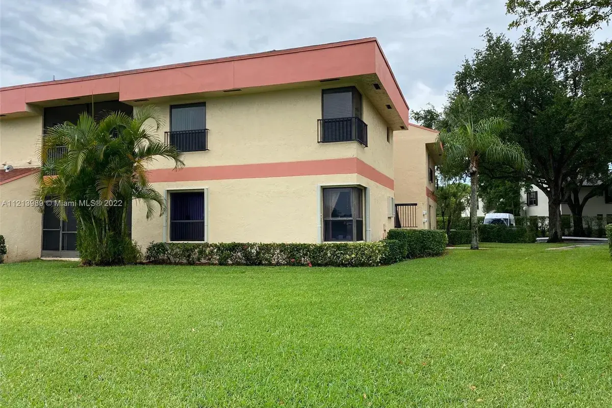 2828 S Carambola Cir S # 1999, Coconut Creek FL 33066