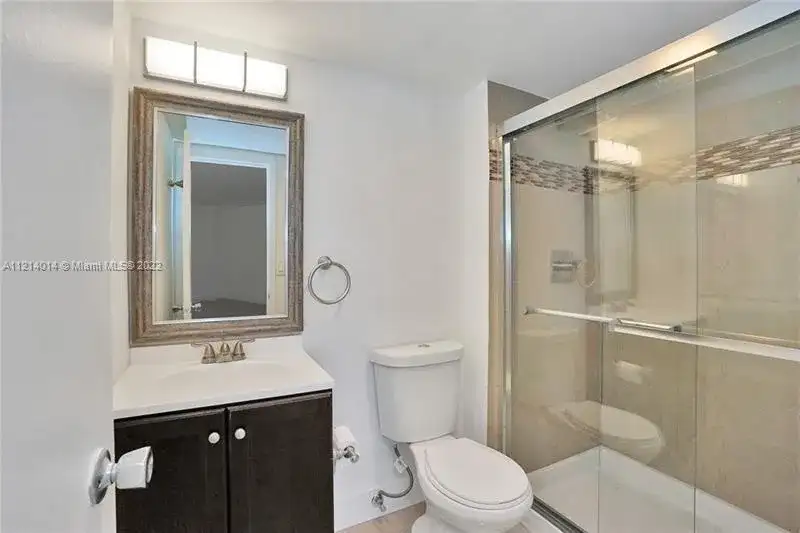 20100 W Country Club Dr # 504, Aventura FL 33180 photo 3