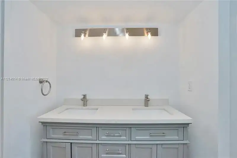 20100 W Country Club Dr # 504, Aventura FL 33180 photo 5