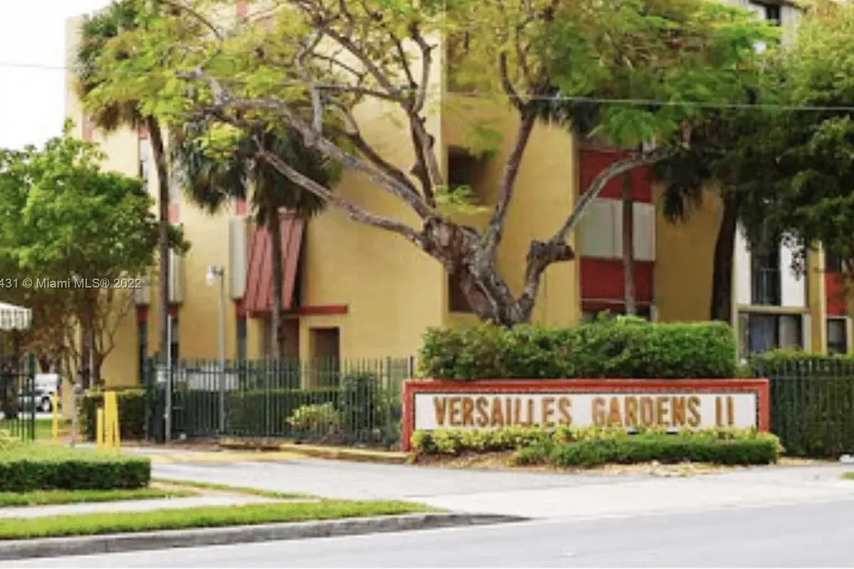 9420 W Flagler St, Miami FL 33174