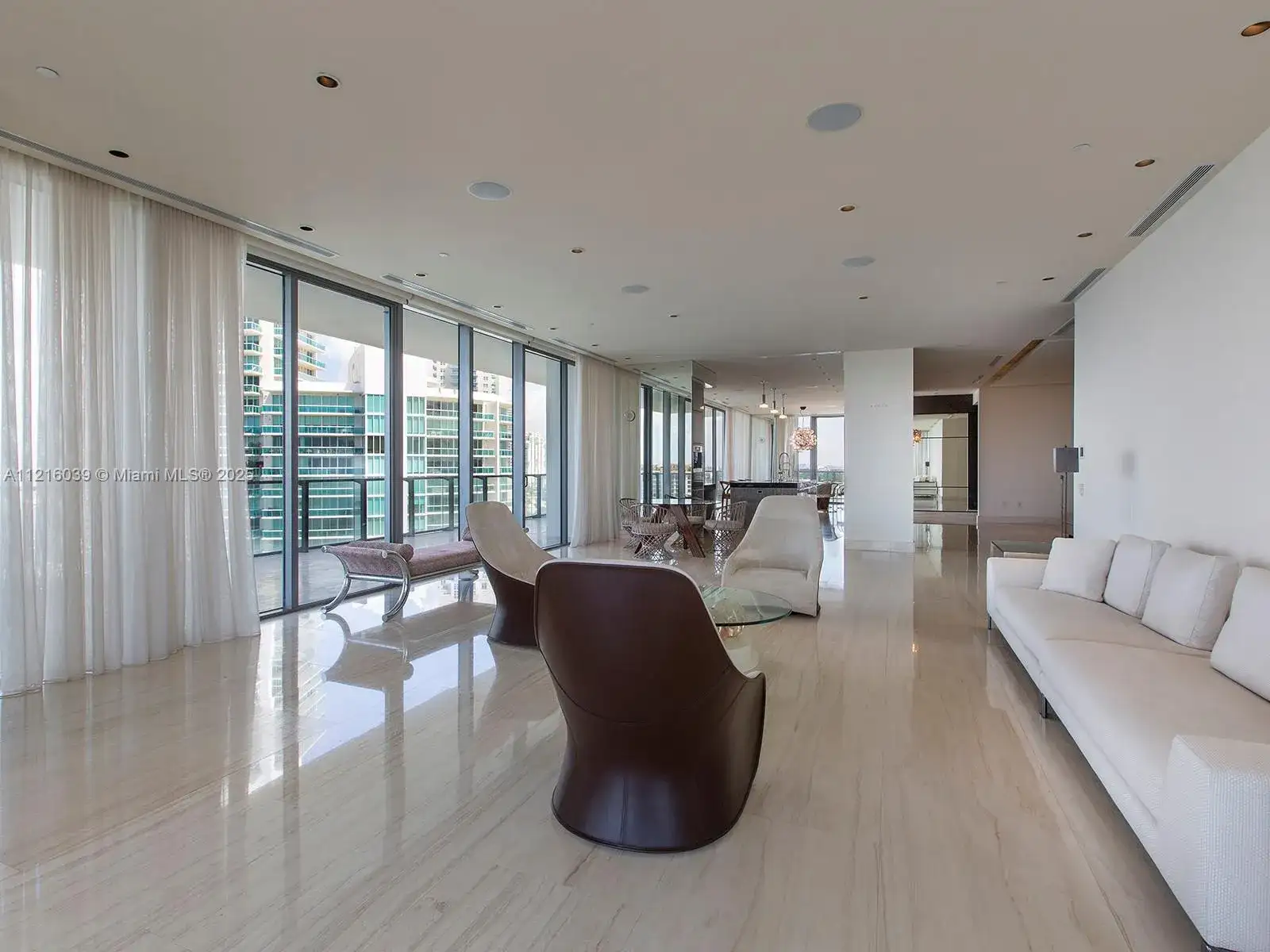 800 S Pointe Dr, Miami Beach FL 33139 photo 3