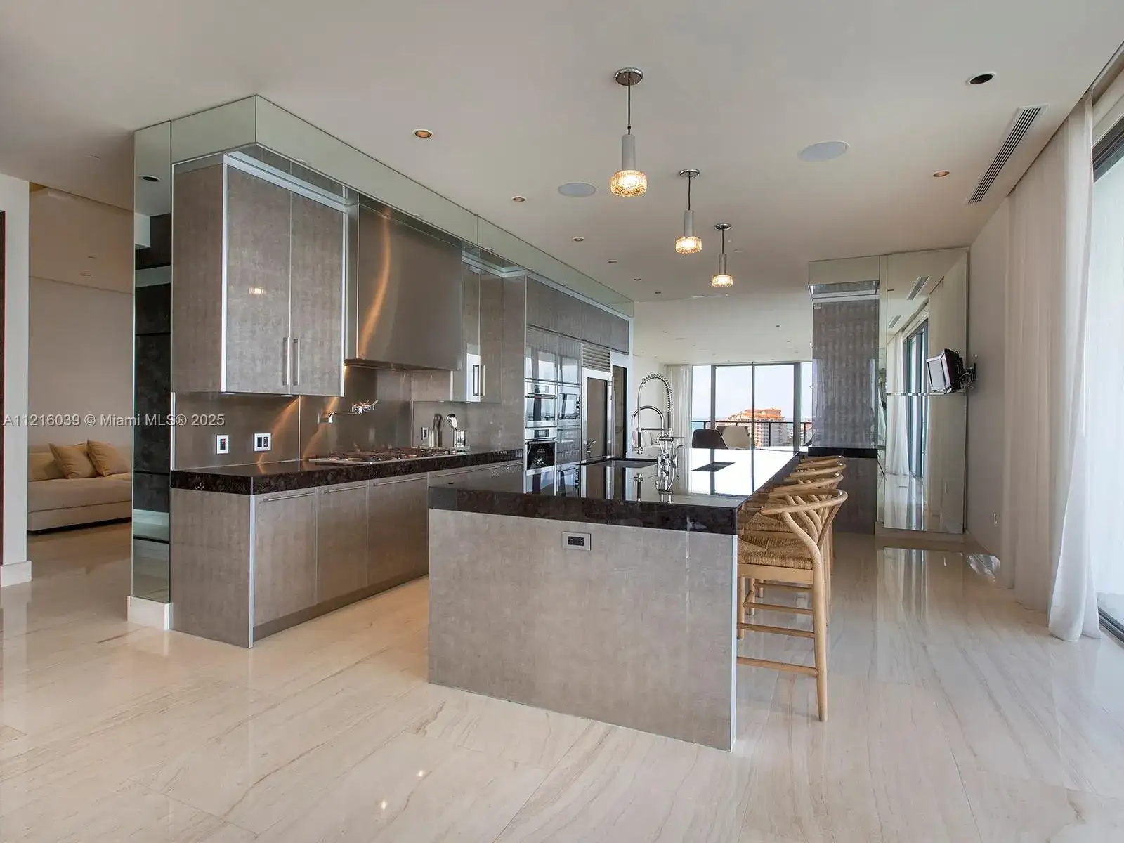 800 S Pointe Dr, Miami Beach FL 33139 photo 5