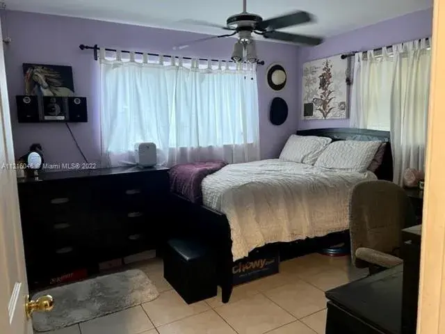 4901 Washington St, Hollywood FL 33021