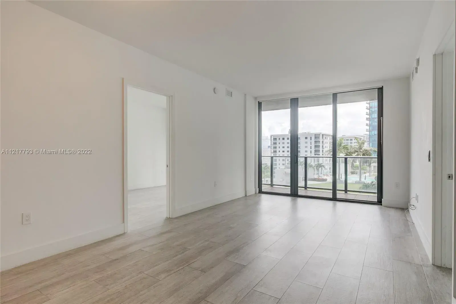 121 NE 34th St # 902, Miami FL 33137