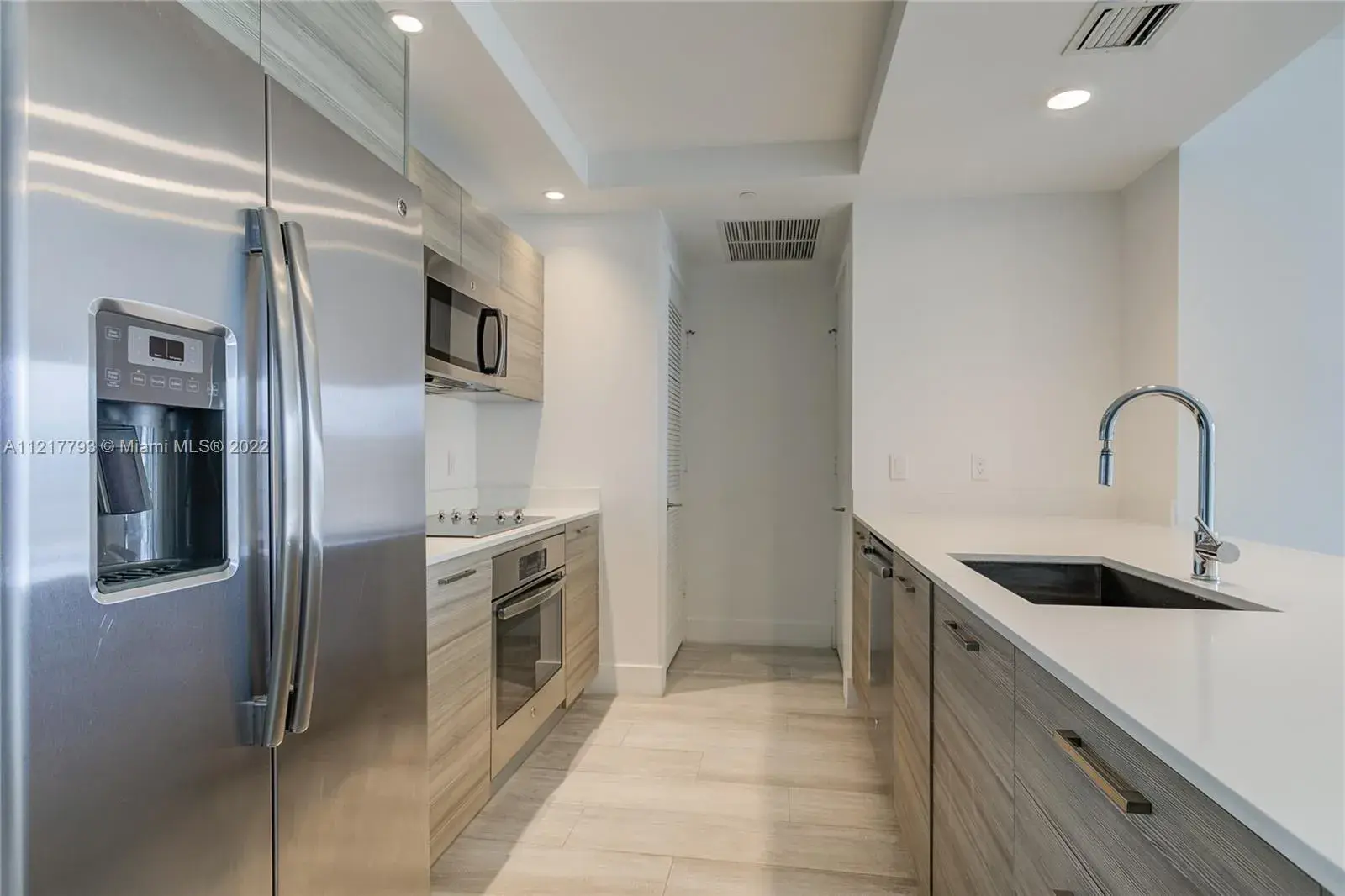 121 NE 34th St # 902, Miami FL 33137