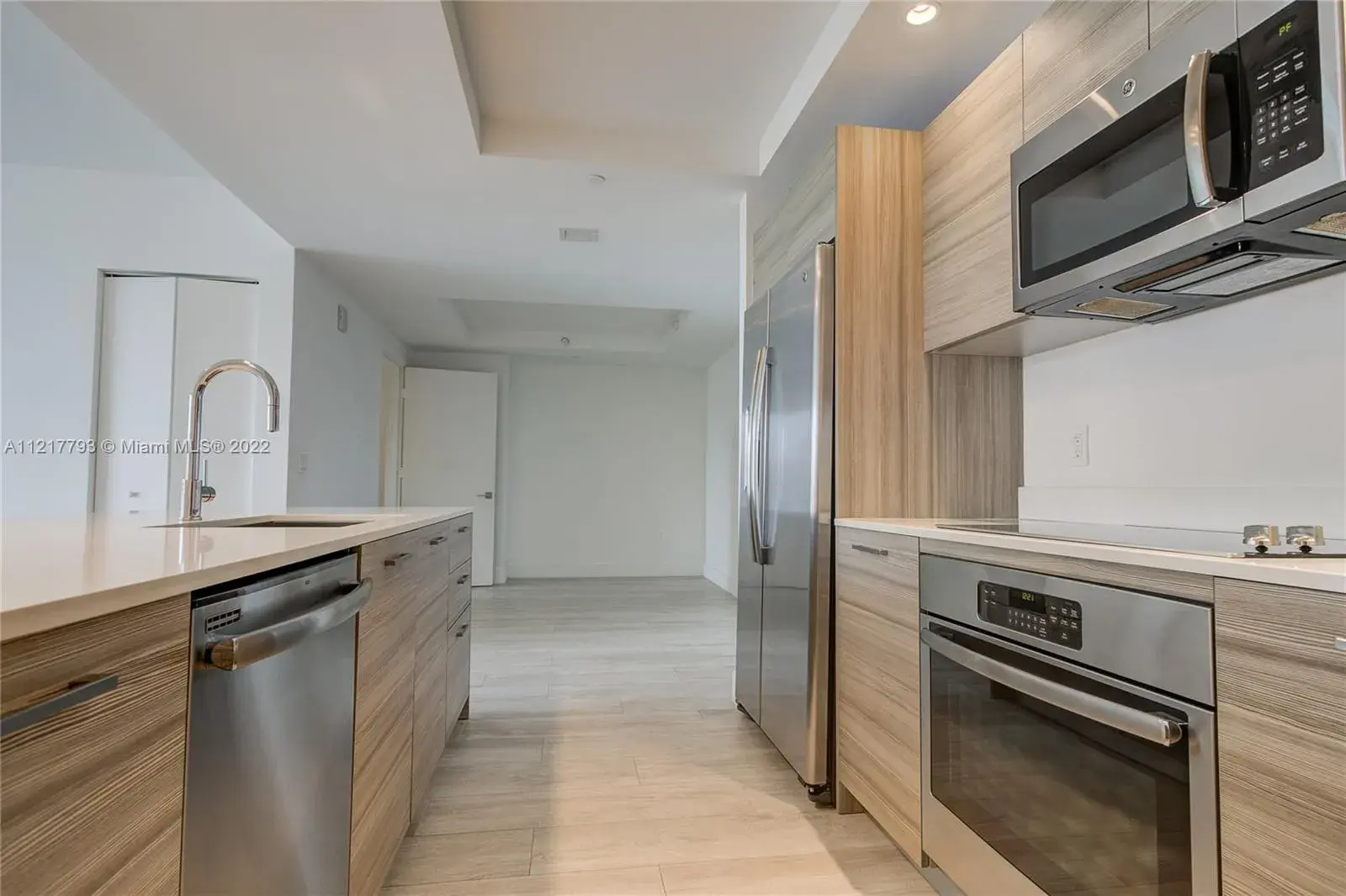 121 NE 34th St # 902, Miami FL 33137