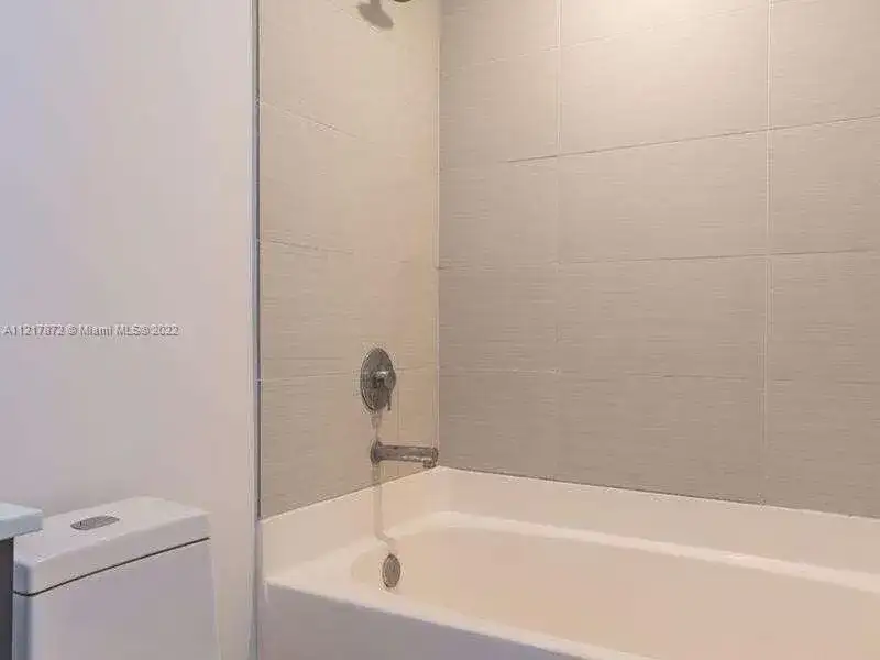 31 SE 6th St # 1905, Miami FL 33131 photo 5