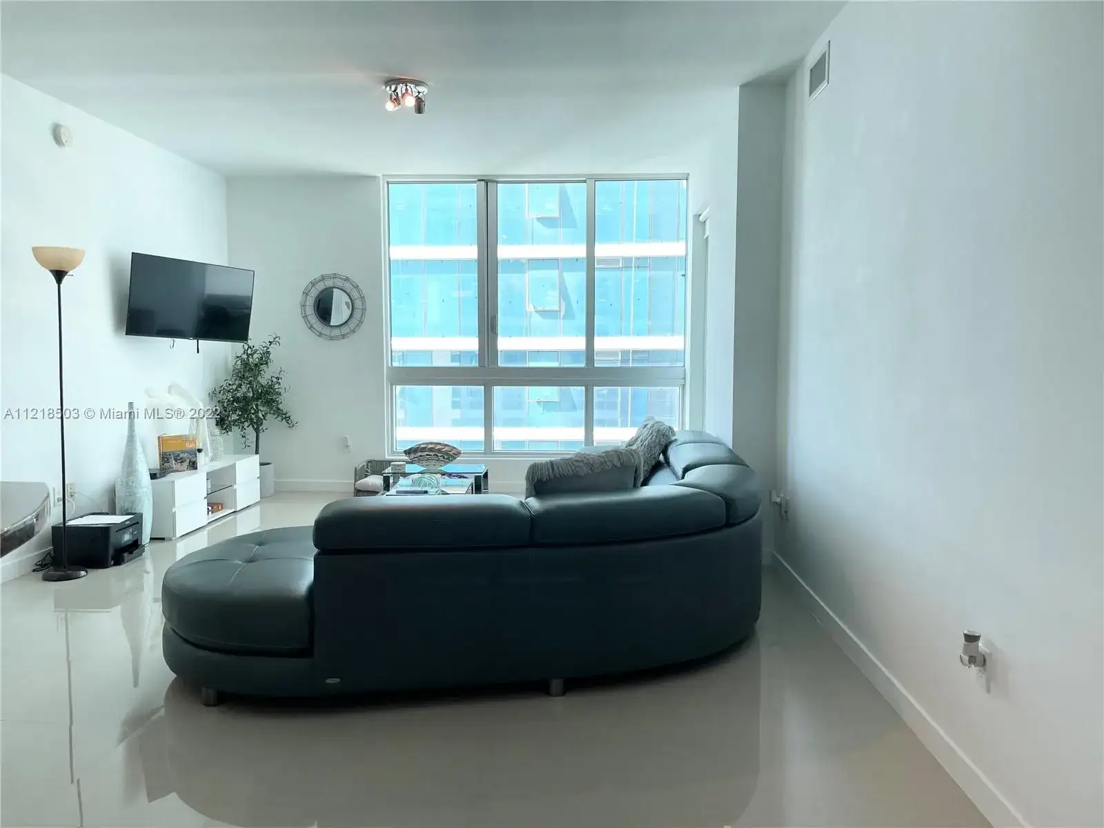 300 S Biscayne Blvd # 3604, Miami FL 33131 photo 2