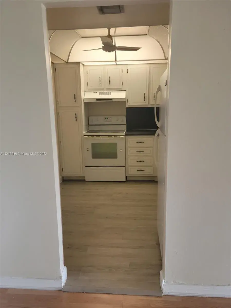 1100 Saint Charles Pl # 414, Pembroke Pines FL 33026